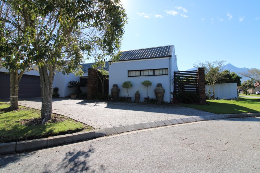 4 Bedroom Property for Sale in Earls Court Lifestyle Estate Western Cape